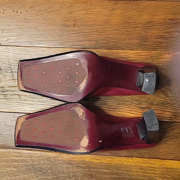 Maraolo size 37.5 (Fit 7) Red Leather Mules with Chunk Heel - Picture 6 of 6